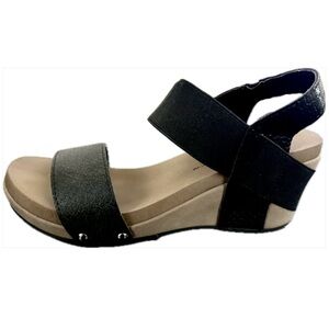 BOUTIQUE BANDIT STRETCHY STRAPS PLATFORM SANDALS, SZ 7